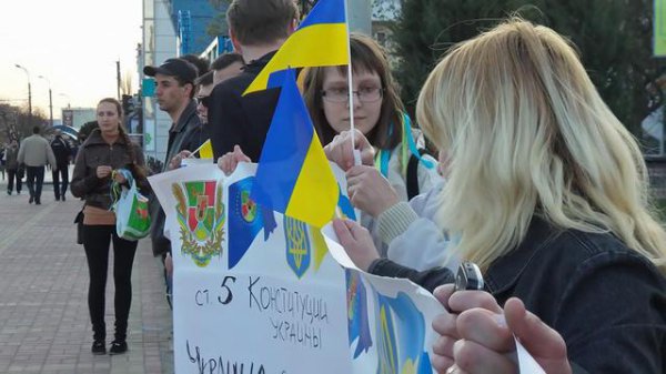Митинг единства Украины в Луганске (ФОТО)