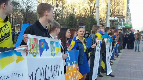 Митинг единства Украины в Луганске (ФОТО)