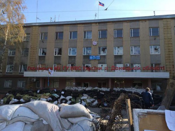 Горловка несмотря на обстановку живет своей жизнью (ФОТО)