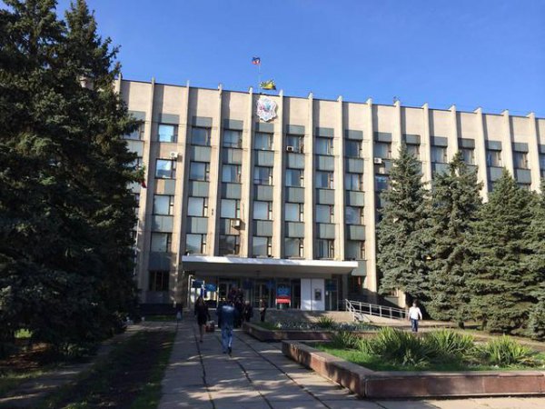 Горловка несмотря на обстановку живет своей жизнью (ФОТО)
