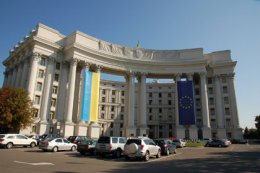 Киев приостановил активную фазу антитеррористической операции