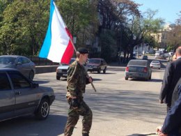 В Крыму неизвестные люди в камуфляже ворвались в здание Меджлиса (ФОТО)