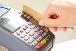 Отели Крыма перестали принимать к оплате банковские карты