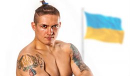 Александр Усик легко выиграл нокаутом (ВИДЕО)