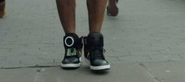 Google совместно с Adidas выпустили говорящие кроссовки (ВИДЕО)