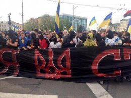 В Харькове ультрас «Металлиста» и «Днепра» подрались с пророссийскими активистами (ФОТО)
