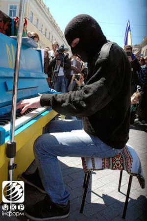 Одесситы провели велопробег и уличный концерт в поддержку единства Украины (ФОТО)