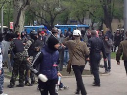 Милиция снабжает экипировкой сепаратистов в Донецке