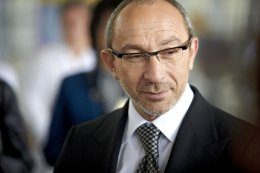 Геннадий Кернес идет на поправку