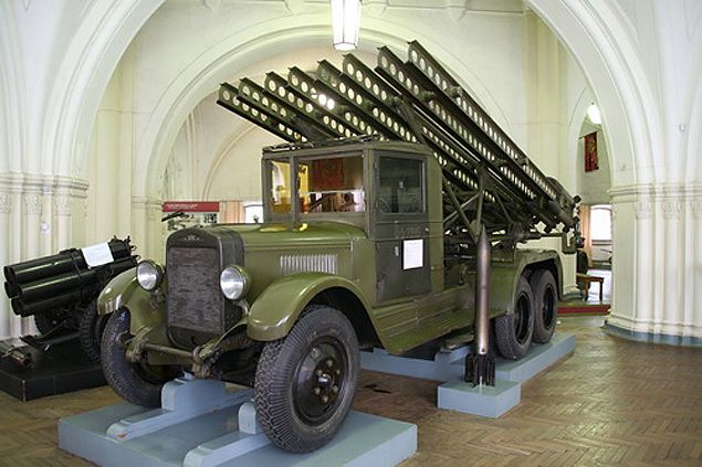 Советские войска и техника на дороге, ведущей в Берлин (ФОТО)