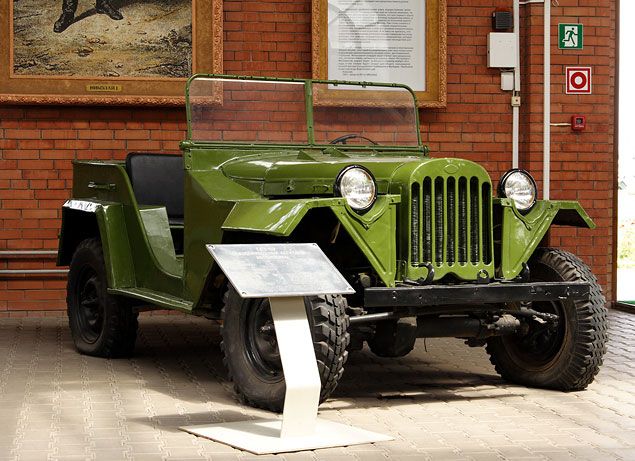 Советские войска и техника на дороге, ведущей в Берлин (ФОТО)