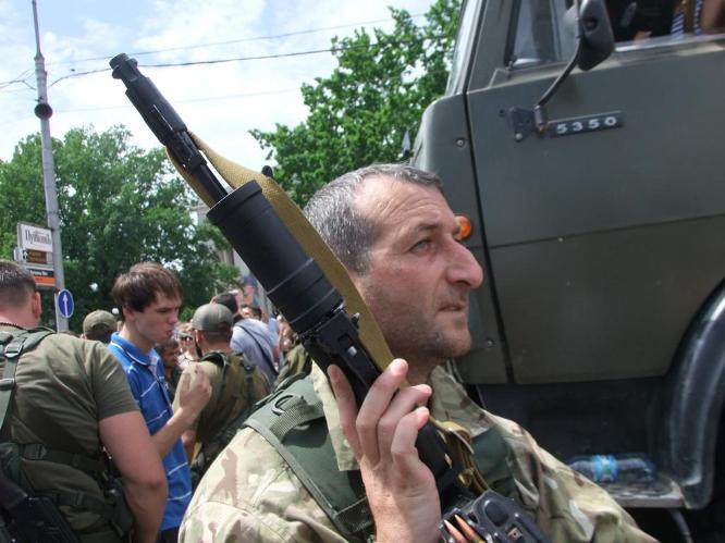 Появились доказательства присутствия на Донбассе кавказцев с российским оружием (ВИДЕО)