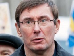 Юрий Луценко: "До сих пор не прекращается поток "беженцев" из Крыма в Донбасс"