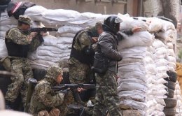 В Славянске террористы угоняют машины, чтобы вырваться из города