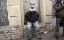 Боевик с крыши стреляет по проукраинским активистам в Одессе (ФОТО+ВИДЕО)