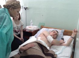 Тимошенко в Одессе навестила раненых патриотов (ФОТО)