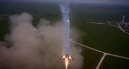 Многоразовая ракета Falcon 9 покорила высоту 1000 метров (ВИДЕО)