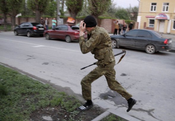 Пророссийские боевики терроризируют Луганск (ФОТО)
