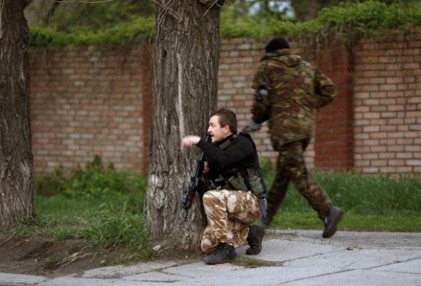Пророссийские боевики терроризируют Луганск (ФОТО)
