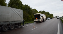 На трассе Киев-Чоп автобус врезался в фуру (ВИДЕО)