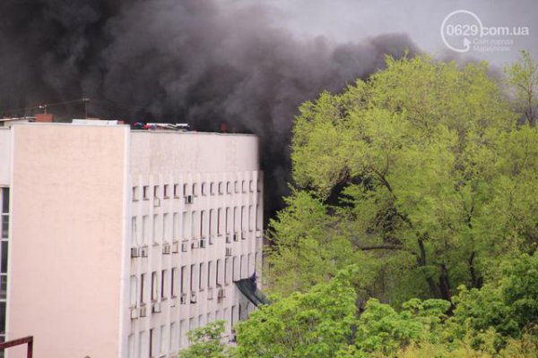 Военные локализировали пожар, устроенный сепаратистами в Мариуполе (ФОТО)