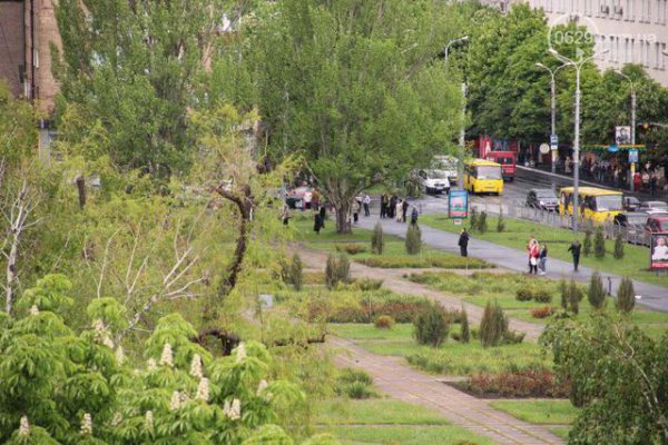 Военные локализировали пожар, устроенный сепаратистами в Мариуполе (ФОТО)