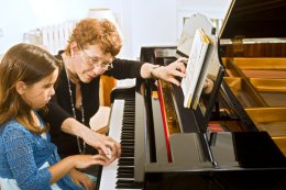Ученые доказали, что занятия музыкой приостанавливают процессы старения в мозге человека