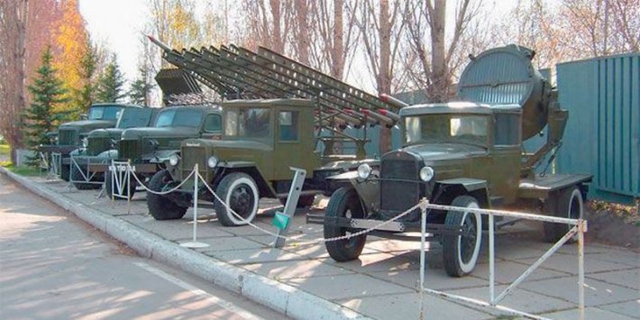 Советские войска и техника на дороге, ведущей в Берлин (ФОТО)