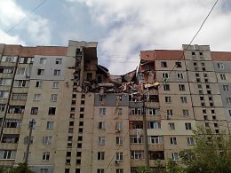 Взрыв в жилом доме в Николаеве разрушил три этажа, есть погибшие (ВИДЕО)