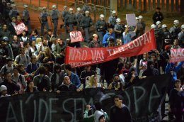 В Бразилии протестуют против ЧМ по футболу