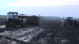В Черкасской области ветром снесло пассажирский автобус (ВИДЕО)