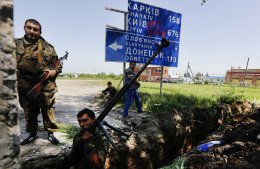 Террористы в Славянске получили загадочные ящики