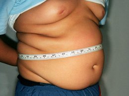 Ученые вычислили, в каком возрасте люди рискуют набрать лишний вес