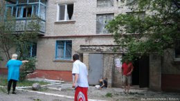 В Славянске снаряд попал в жилой дом. Есть жертвы (ФОТО)