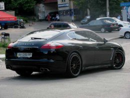 Трактор протаранил роскошный Порше с номерами Верховной Рады (ФОТО)