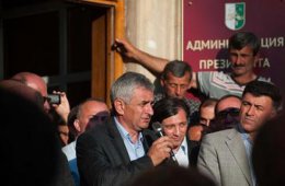 Абхазская оппозиция приступила к формированию временного правительства
