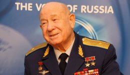 Первому шагнувшему в открытый космос космонавту Алексею Леонову исполнилось 80 лет