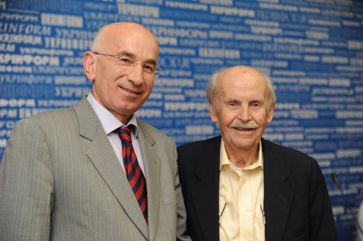 Тимофей Нагорный и выдающиеся украинцы приняли резолюцию о развитии нации (ВИДЕО)