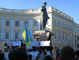 В Одессе возле памятника Дюку де Ришелье прозвучали выстрелы