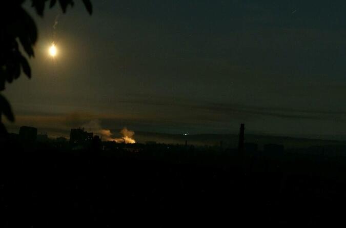 В ночь на вторник в Славянске снова были слышны взрывы и стрельба (ФОТО)