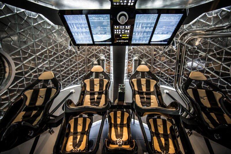 Семиместный многоразовый космический аппарат Space X Dragon V2 (ВИДЕО)