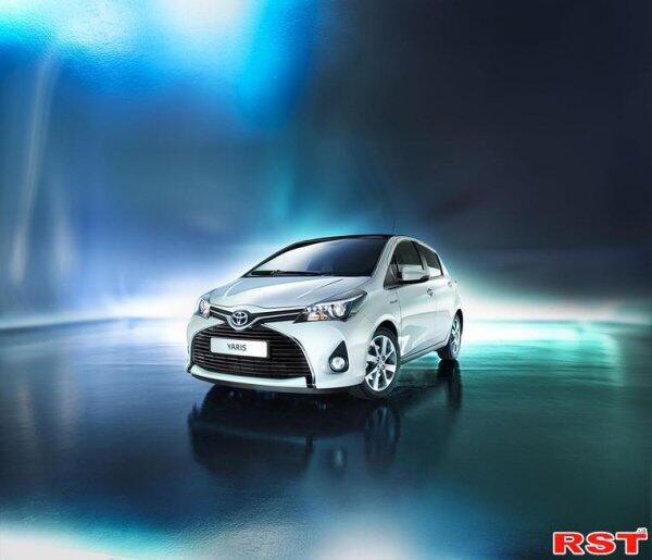 Рестайлинговый хэтчбек Toyota Yaris (ФОТО)