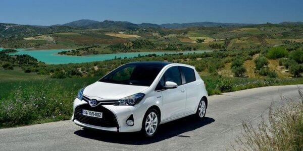 Рестайлинговый хэтчбек Toyota Yaris (ФОТО)