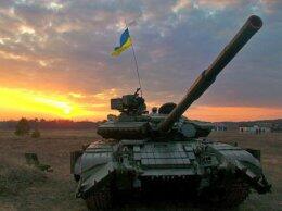 Украинские войска ведут танковую атаку на Славянск
