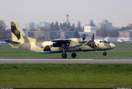 Пилоты, рискуя жизнью, отвели подбитый террористами Ан-26 от города (ВИДЕО)
