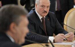 Лукашенко просит Украину забрать Януковича