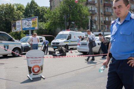 В Киеве взорвался автомобиль Infiniti с водителем (ФОТО)