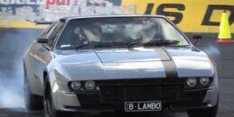 Великолепный суперкар Lamborghini Jalpa на соревновании показал класс (ВИДЕО) Великолепный суперкар Lamborghini Jalpa на соревновании показал класс (ВИДЕО)