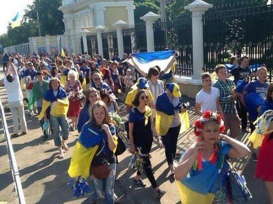 Харьковчане вышли на митинг в поддержку АТО и единства страны (ФОТО)