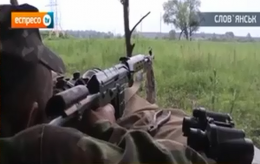 Украинские бойцы испытывают новые снайперские прицелы в Славянске (ВИДЕО)